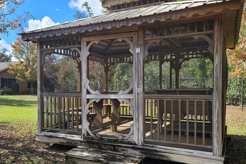 Screened in gazebo at Superior Residences of Lecanto
